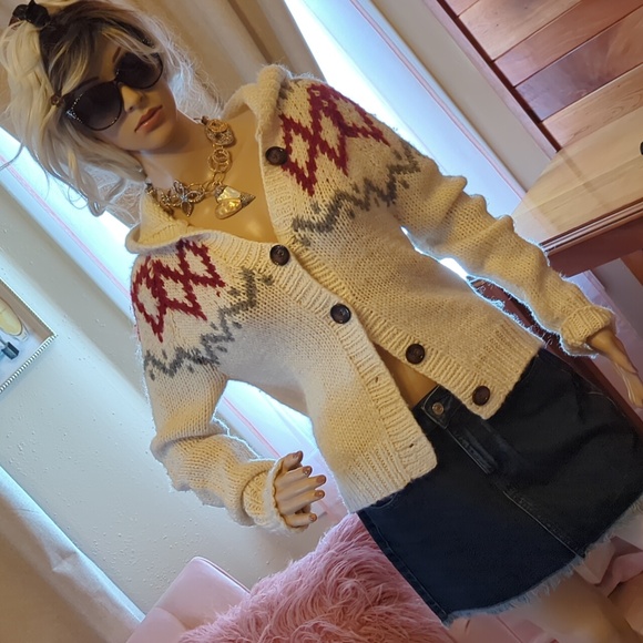 Kenji Handknit Sweater - Picture 2 of 8